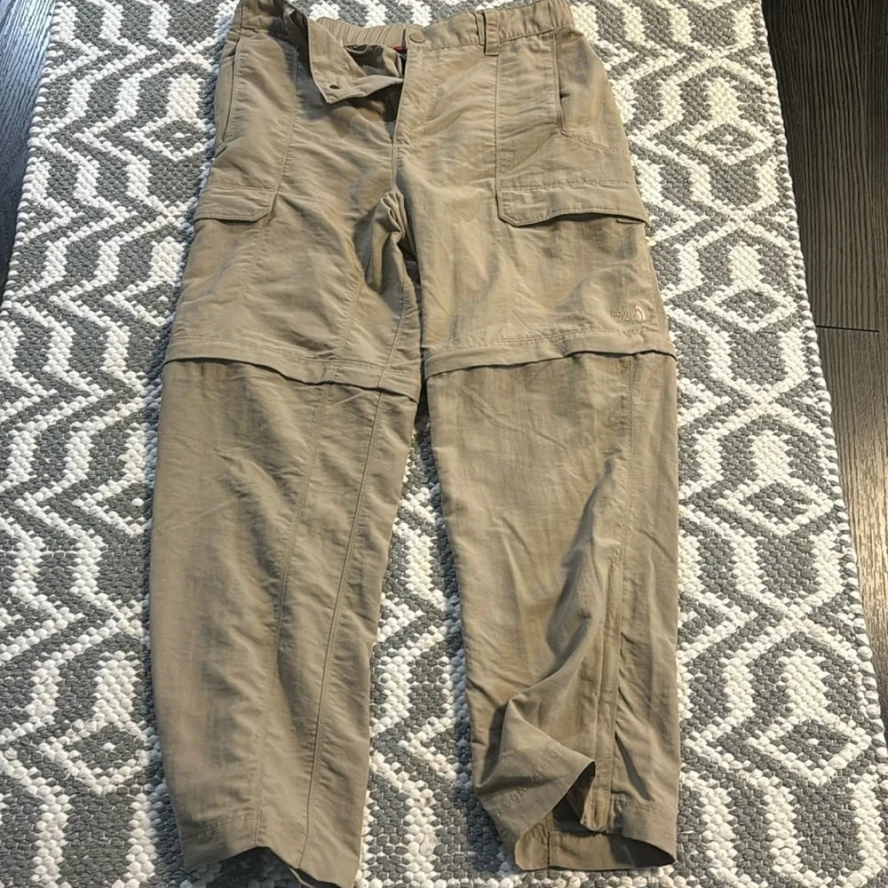 🍍THE NORTHFACE ZIP OFF AT KNEE PANTS 🍍ZIP POCKETS🍍sz med L1